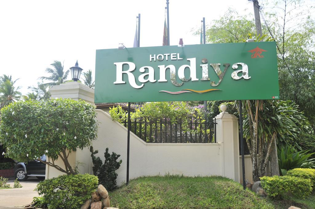 Hotel Randiya Ponnarankulama Exterior photo